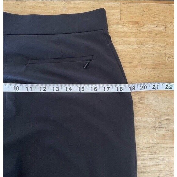 Athleta Tribeca 7" Bermuda Shorts Zip Pockets Black Stretchy Casual Commuting 4 - Picture 8 of 10